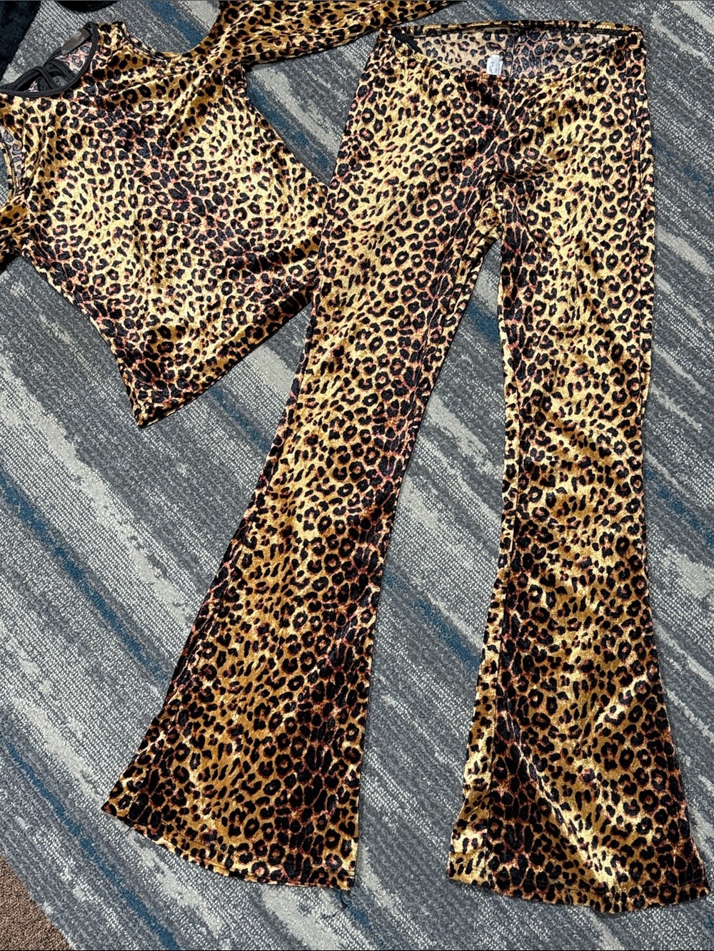 Size Small Juniors Leopard Print Halloween Costume - Picture 2 of 5